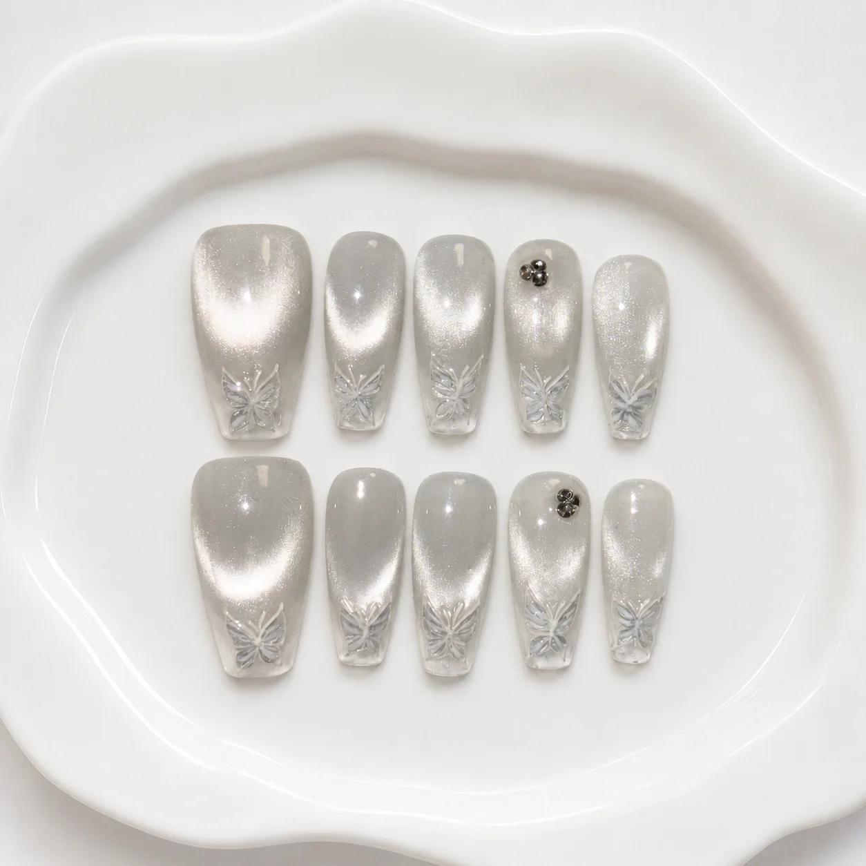 Size M handmade press-on nail collection
